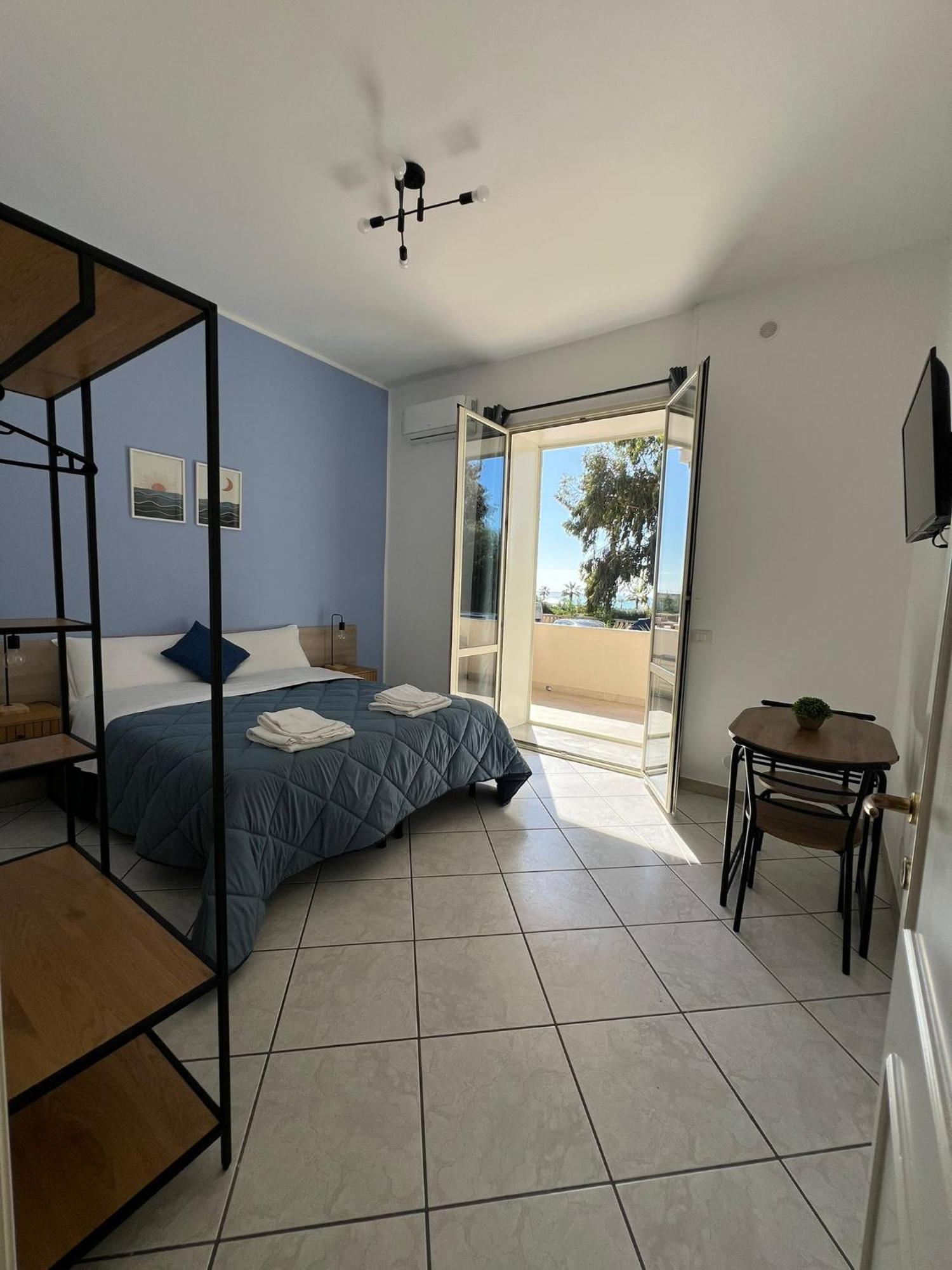 In Riva Al Mare Bed & Breakfast Gela Exterior photo